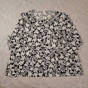 Lands End Womens 3X Black White Floral Long Sleeve Rash Guard Swim Top 24W-26W